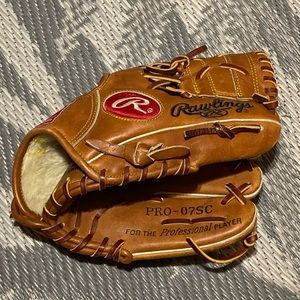 Rawlings golden glove pro model RH throw 10 3/4 inch infielders baseball glove
